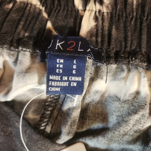 Bleach-dyed Dark Brown UK2LA shorts, Large - Picture 4 of 7